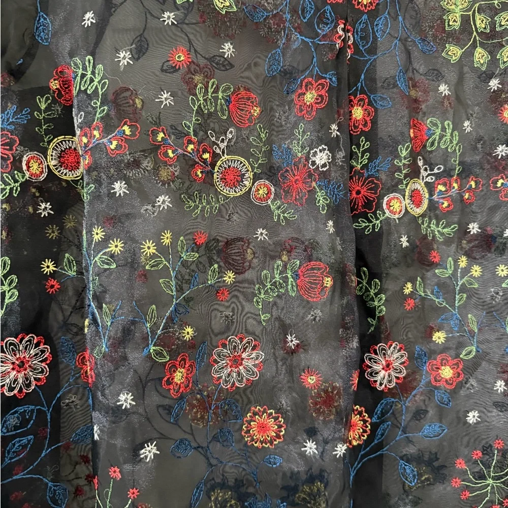 Elie Tahari Reina Embroidered Sheer Blouse size xs - Picture 13 of 13